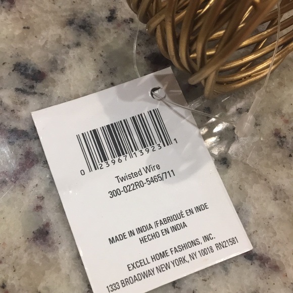 Bundle of 6 gold Twisted napkin rings NWT - Picture 3 of 3